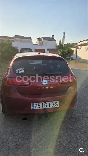Usado Seat Leon Reference 105 CV (77 kW) 2007 Granate Utilitario