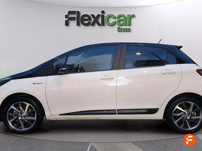 Usado Toyota Yaris Hybrid 100 CV (73 kW) 2020 Blanco