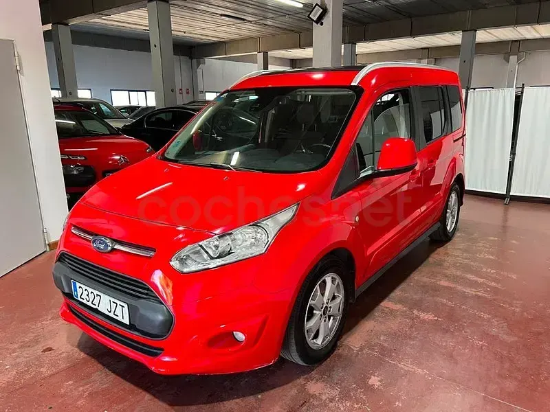 Usado Ford Tourneo Connect Titanium 100 CV (73 kW) 2017 Rojo Monovolumen