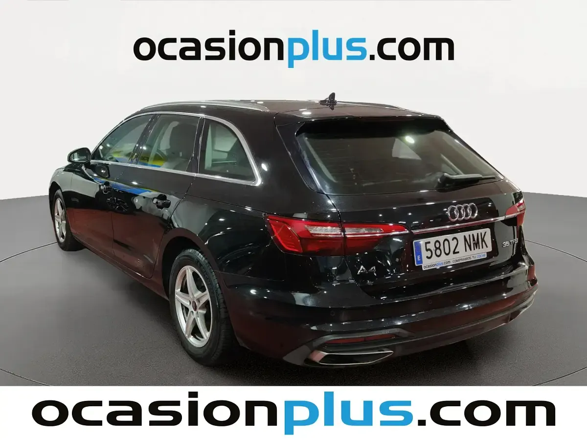 Käytetty Audi A4 Advanced Plus 150 HP (110 kW) 2023 Musta Farmari