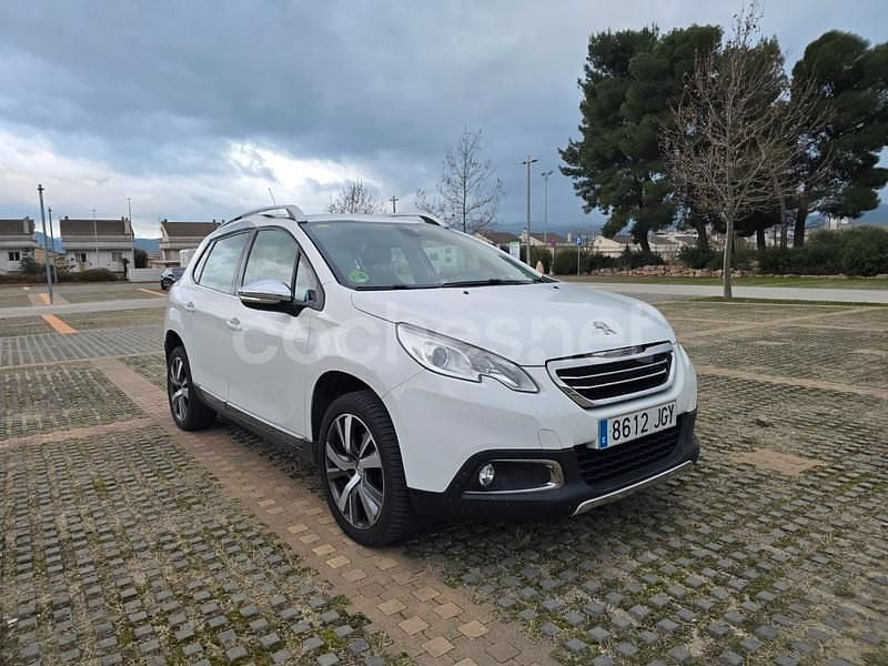 Usado Peugeot 2008 Active 100 CV (73 kW) 2015 Blanco SUV