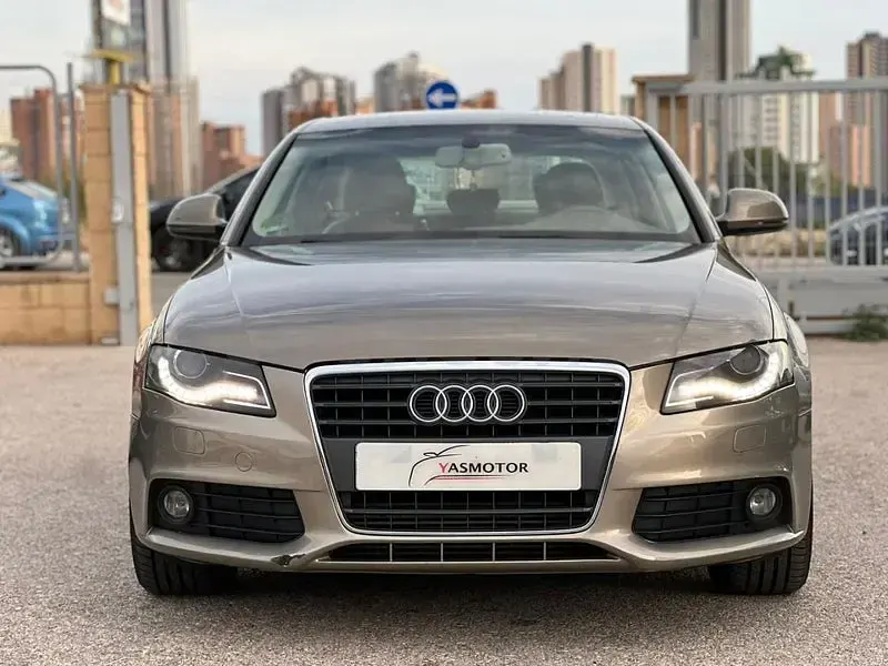 Usado Audi A4 180 CV (132 kW) 2008 Beige Berlina