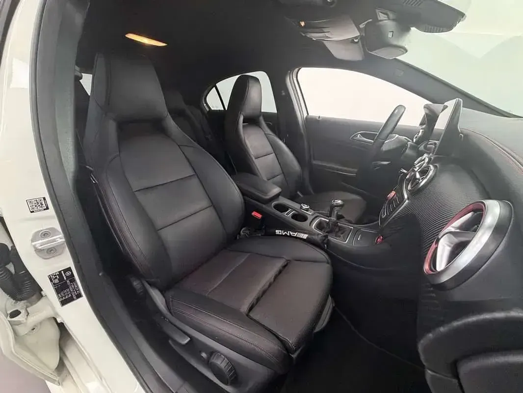 Usado Mercedes A200 AMG line 136 CV (100 kW) 2016 Blanco Utilitario