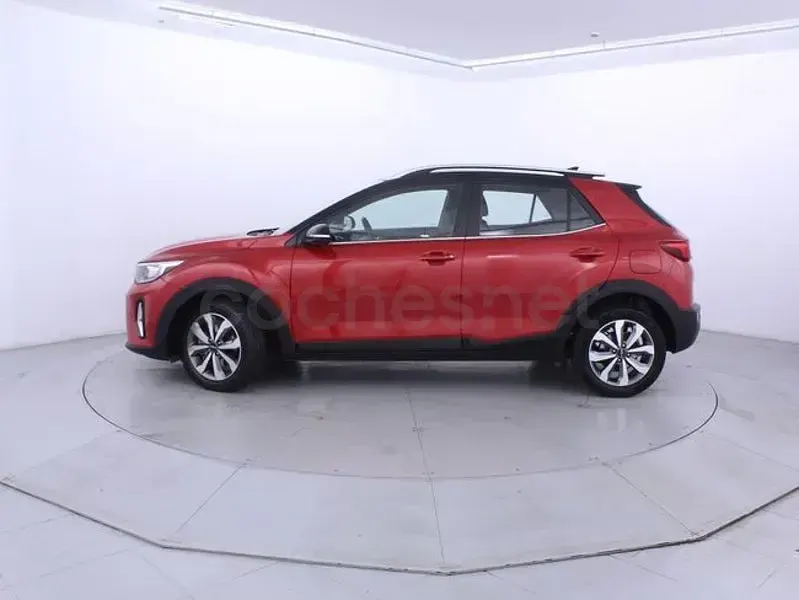 Usado Kia Stonic 100 CV (73 kW) 2022 Rojo SUV