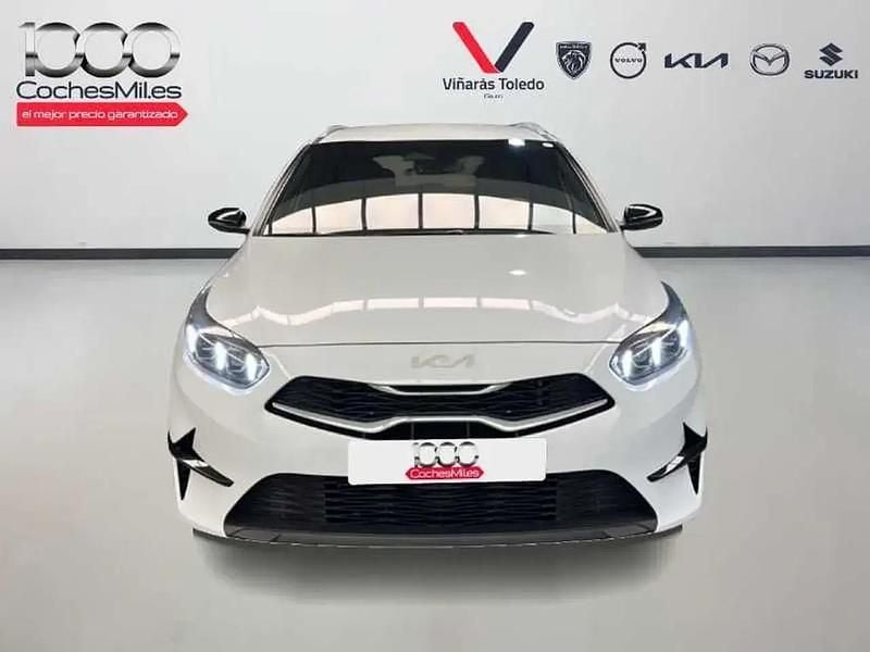 Begagnad Kia Ceed Style 100 HK (73 kW) 2025 Vit Halvkombi