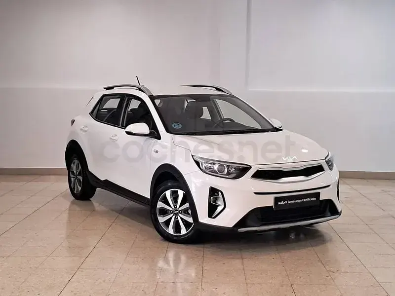 Usado Kia Stonic 79 CV (58 kW) 2024 Blanco SUV