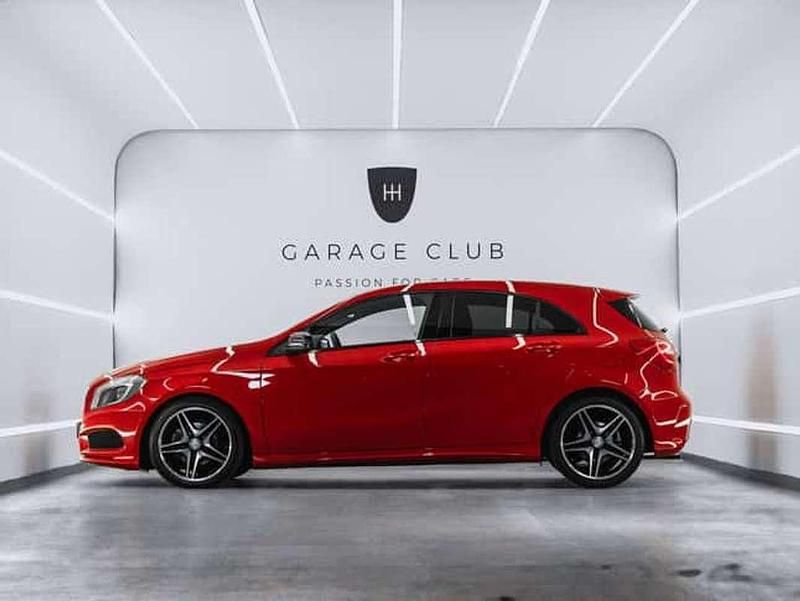 Usado Mercedes A180 AMG line 109 CV (80 kW) 2014 Utilitario