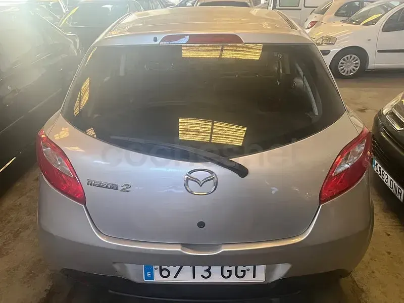 Usado Mazda 2 Active 68 CV (50 kW) 2008 Gris / plata Utilitario