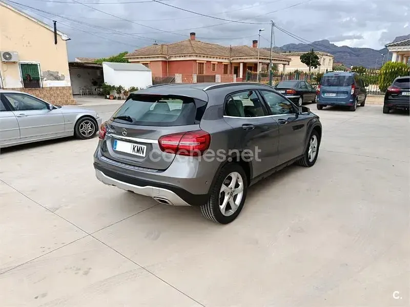 Usado Mercedes GLA200 136 CV (100 kW) 2018 Gris / plata SUV