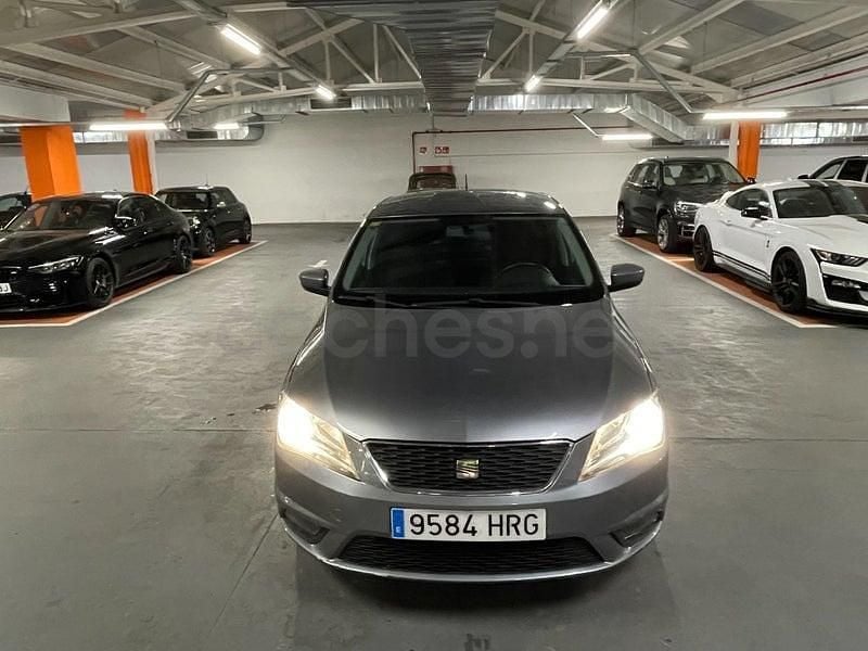Gris / plata Usado 2014 Seat Toledo Reference Berlina | 5700 € (Precio justo) - Imagen 1/4