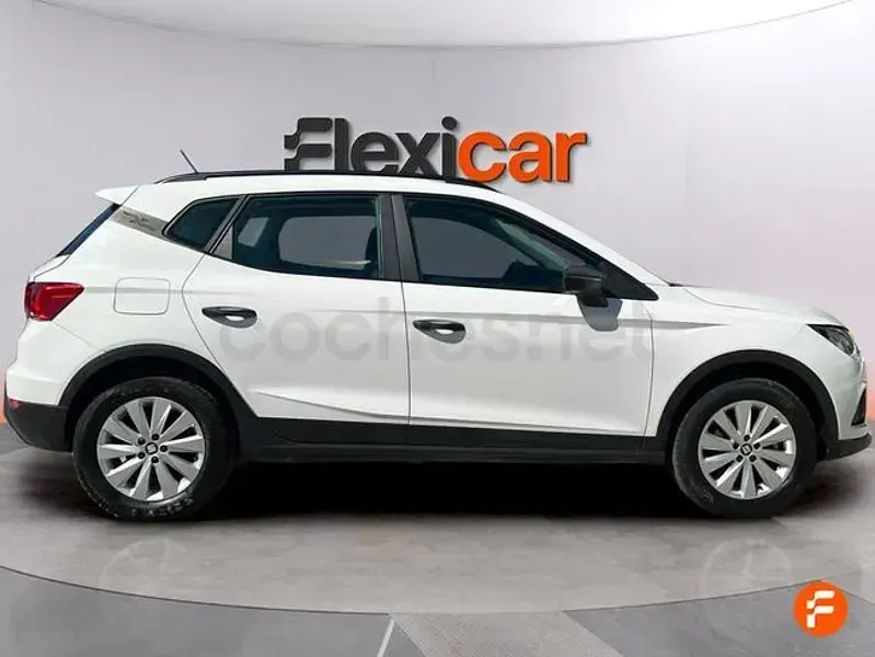 Usado Seat Arona Ecomotive 95 CV (69 kW) 2020 Blanco SUV