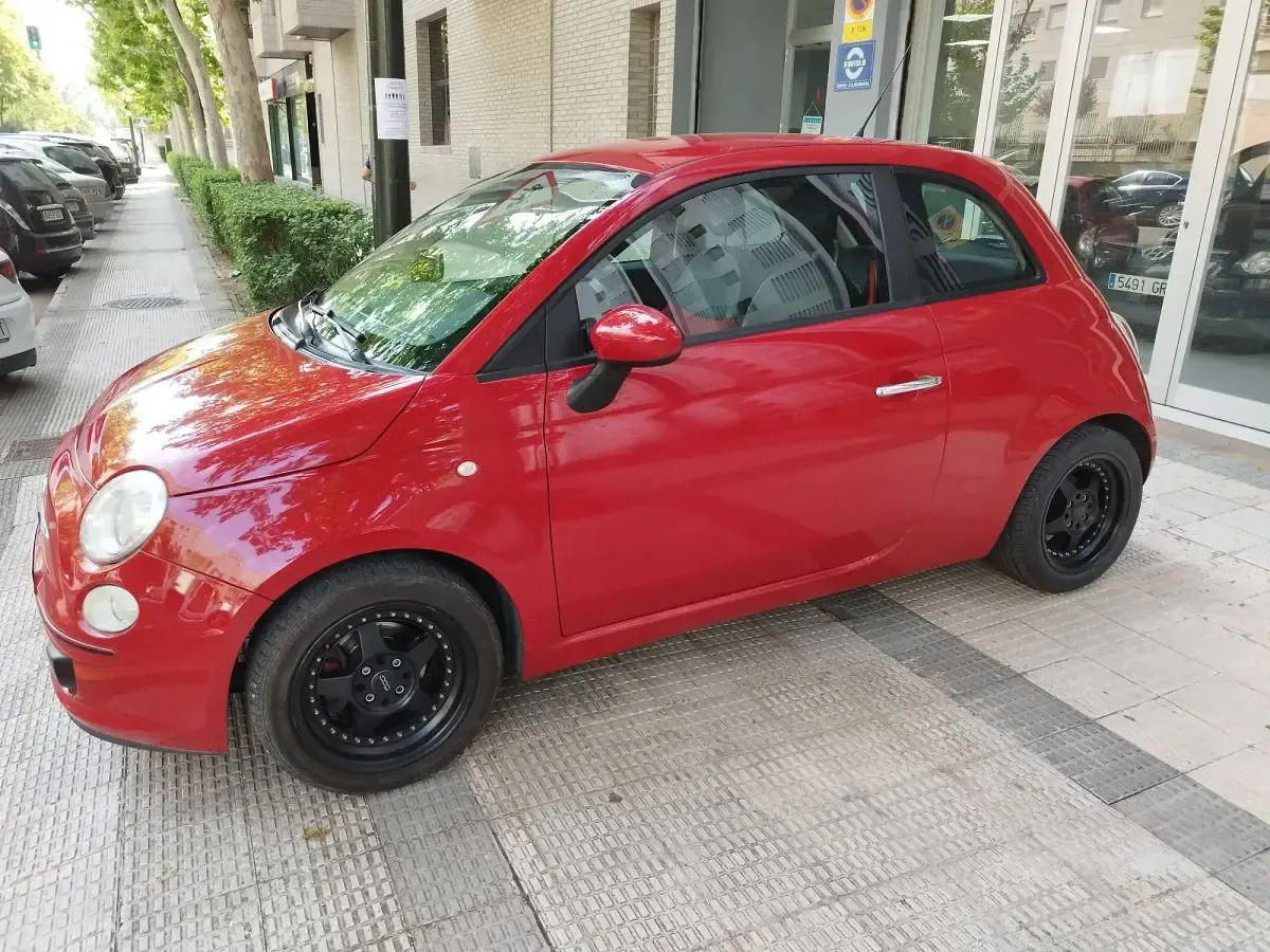 Usado Fiat 500 Lounge 69 CV (50 kW) 2010 Granate Berlina