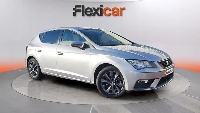 Usado Seat Leon ST Style 131 CV (96 kW) 2020 Gris Familiar