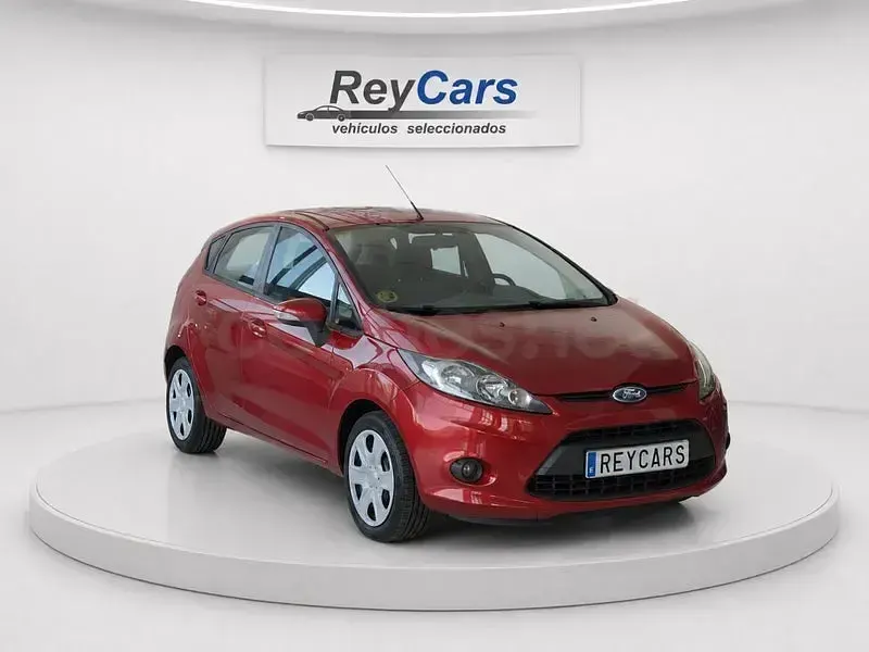 Usado Ford Fiesta Trend 68 CV (50 kW) 2009 Rojo Utilitario