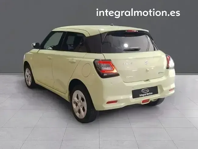 Nuevo Suzuki Swift 82 CV (60 kW) 2025 Verde Utilitario