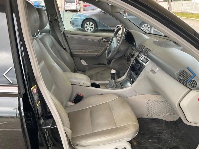 Usado Mercedes C220 Avantgarde 150 CV (110 kW) 2005 Negro Berlina