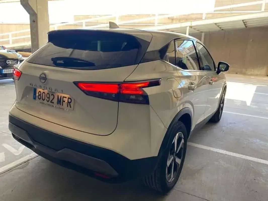 Usado Nissan Qashqai N-Connecta 141 CV (103 kW) 2023 Blanco SUV