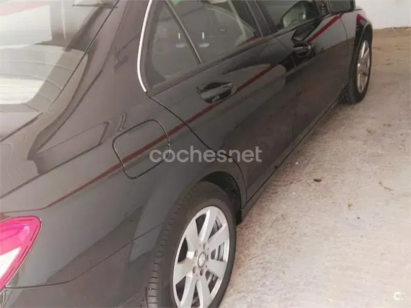 Usado Mercedes C220 Classic 150 CV (110 kW) 2008 Negro Berlina