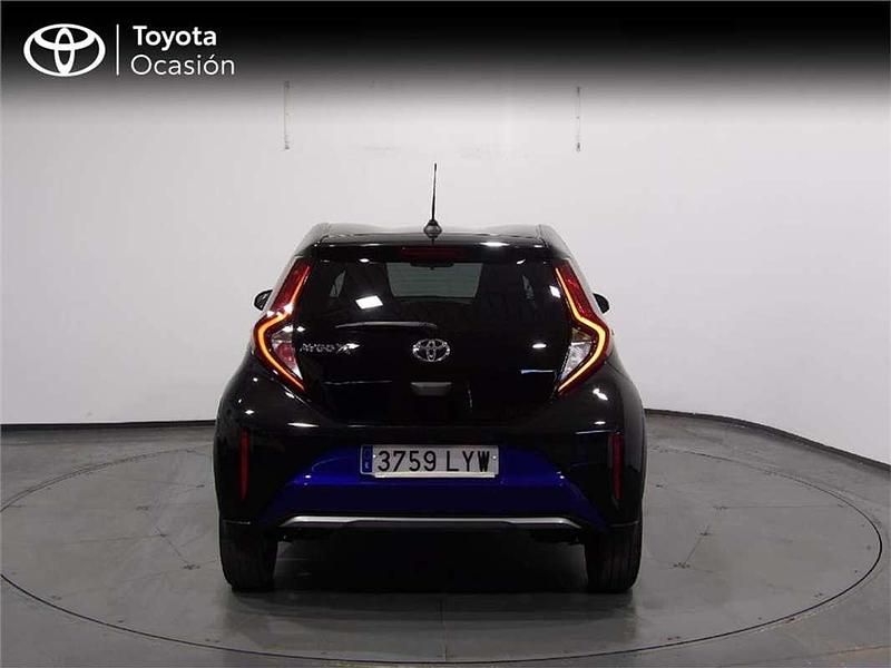 Usado Toyota Aygo X 72 CV (52 kW) 2022 Azul SUV