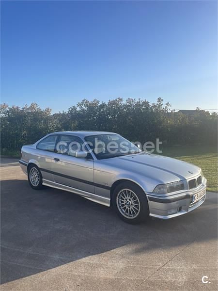 Gris / plata Usado 1998 BMW 318 Coupe | 7400 € - Imagen 1/4