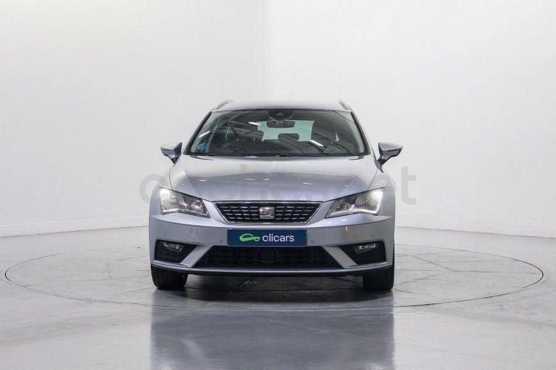 Usado Seat Leon XCELLENCE 130 CV (95 kW) 2020 Gris / plata Familiar