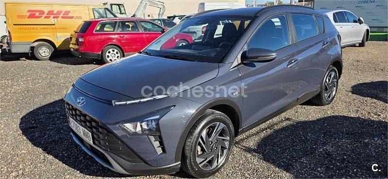 Usado Hyundai Bayon 100 CV (73 kW) 2023 Gris / plata SUV