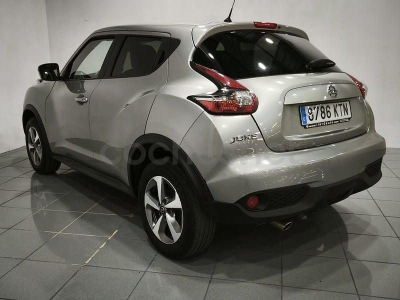 Usado Nissan Juke N-Connecta 110 CV (80 kW) 2019 Gris / plata SUV