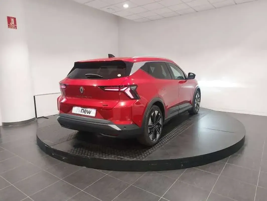 Usado Renault Megane E-Tech Techno 160 kW (218 CV) 2025 Rojo SUV