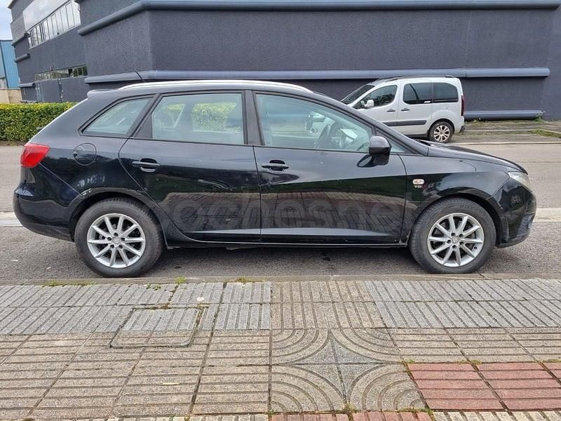 Usado Seat Ibiza ST Style 105 CV (77 kW) 2013 Negro Familiar