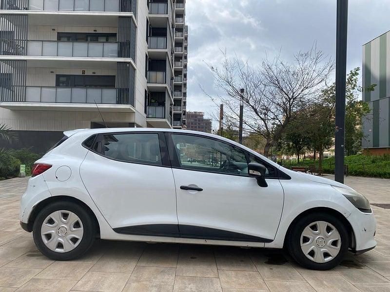 Usado Renault Clio IV Business 75 CV (55 kW) 2015 Blanco Berlina