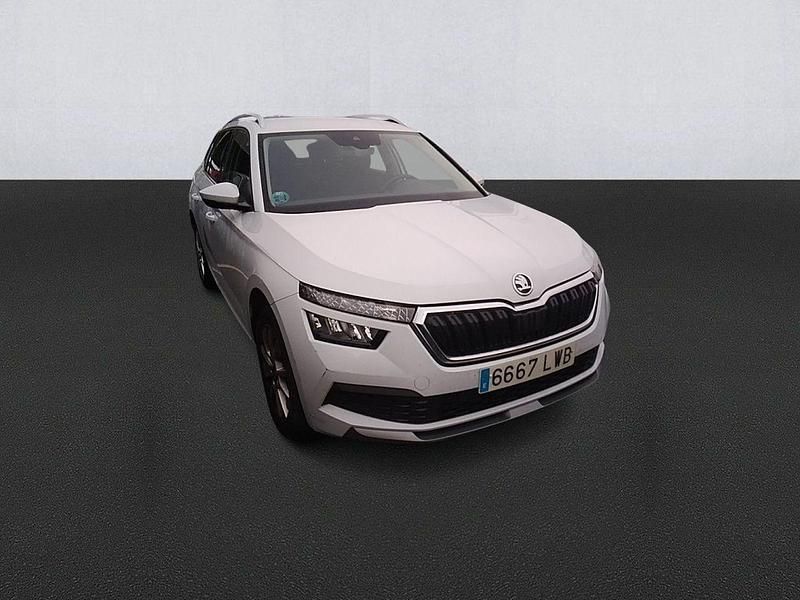 Usado Skoda Kamiq Ambition 110 CV (80 kW) 2022 Blanco SUV