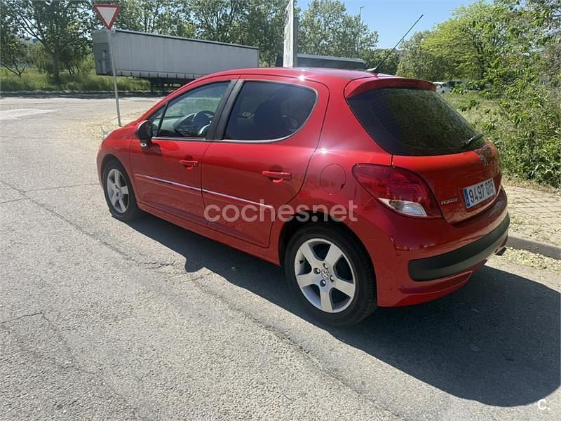 Usado Peugeot 207 Sport 90 CV (66 kW) 2009 Rojo Berlina