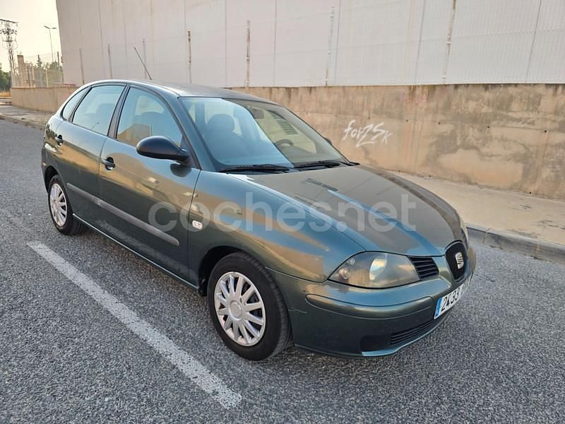 Usado Seat Ibiza Stella 64 CV (47 kW) 2002 Verde Berlina