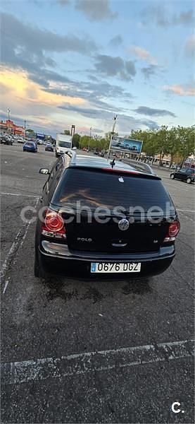 Usado VW Polo Trendline 75 CV (55 kW) 2005 Negro Utilitario
