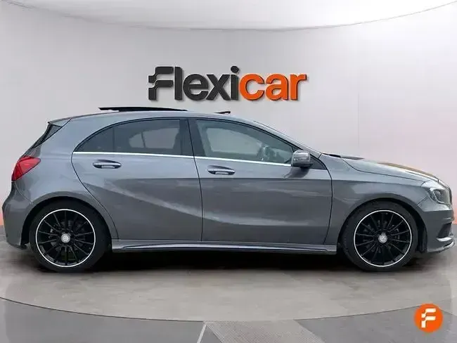 Usado Mercedes A180 AMG line 109 CV (80 kW) 2015 Gris Utilitario