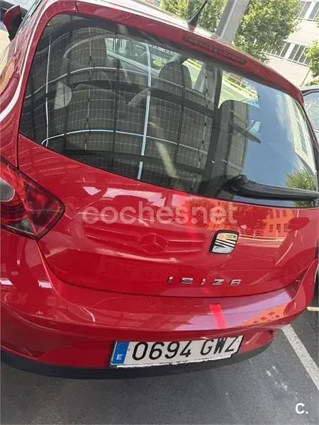 Usado Seat Ibiza Style 90 CV (66 kW) 2010 Rojo Berlina