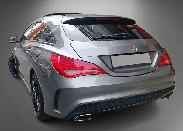 Usado Mercedes CLA220 Shooting Brake AMG line 177 CV (130 kW) 2015 Gris Familiar