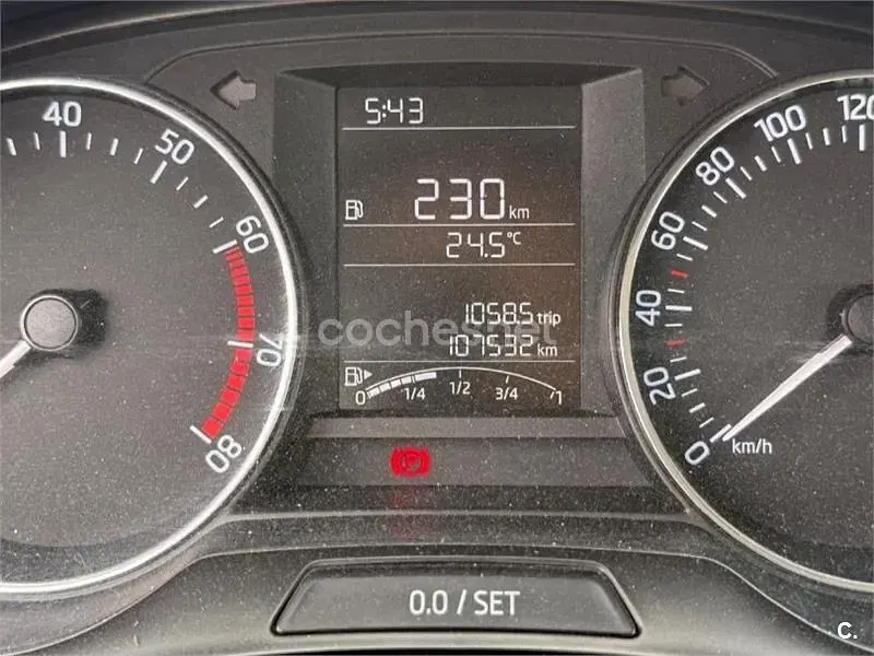 Usado Skoda Fabia Active 90 CV (66 kW) 2016 Gris / plata Familiar