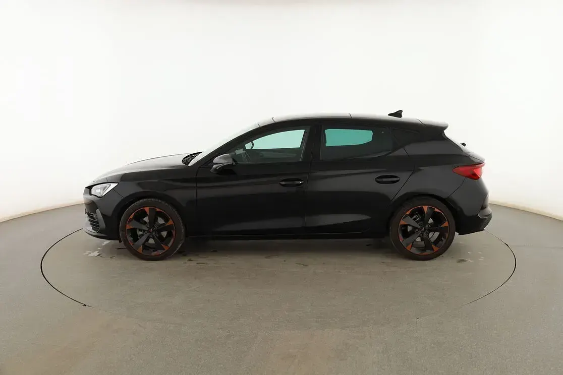 Usado Cupra Leon 150 CV (110 kW) 2024 Negro Berlina