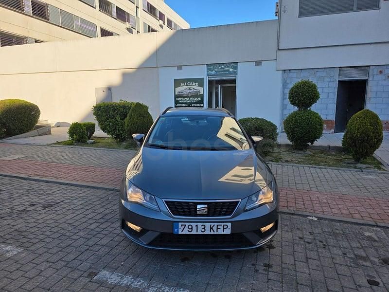 Usado Seat Leon Reference 115 CV (84 kW) 2018 Gris / plata Familiar