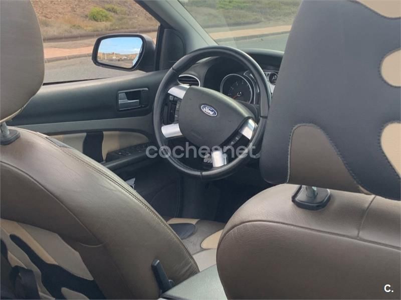 Marrón Usado 2010 Ford Focus Cabriolet Trend Descapotable | 8900 € (Precio justo) - Imagen 1/4