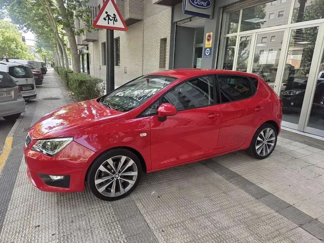 Usado Seat Ibiza FR 110 CV (80 kW) 2016 Rojo Utilitario