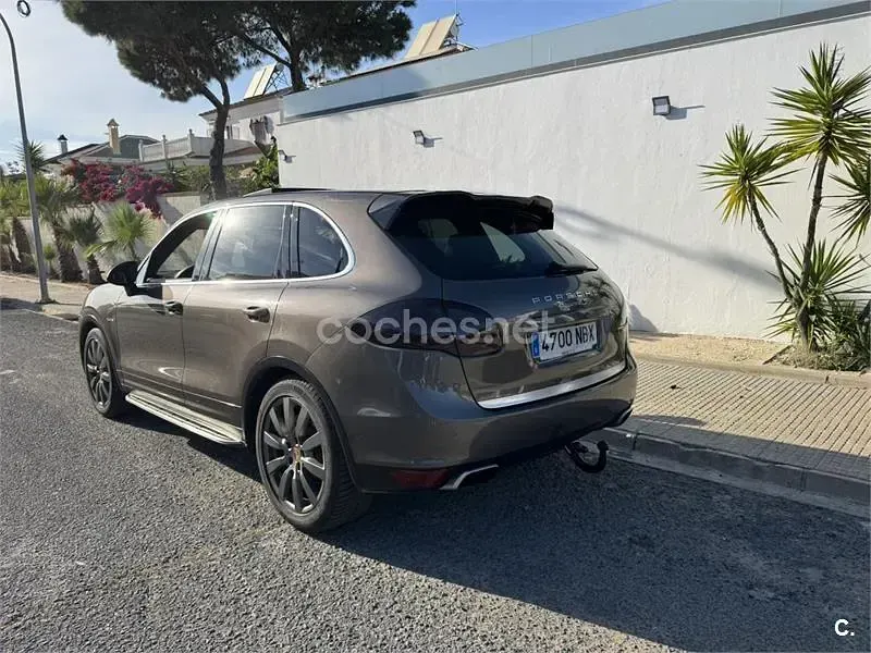 Käytetty Porsche Cayenne 380 HP (279 kW) 2012 Peessi Katumaasturi