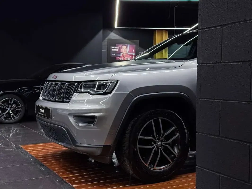 Usado Jeep Grand Cherokee Trailhawk 250 CV (183 kW) 2018 Gris SUV
