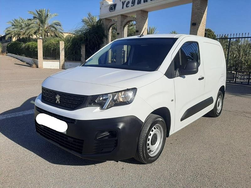 Blanco Usado 2022 Peugeot Partner Monovolumen | 9600 € (Precio justo) - Imagen 1/4