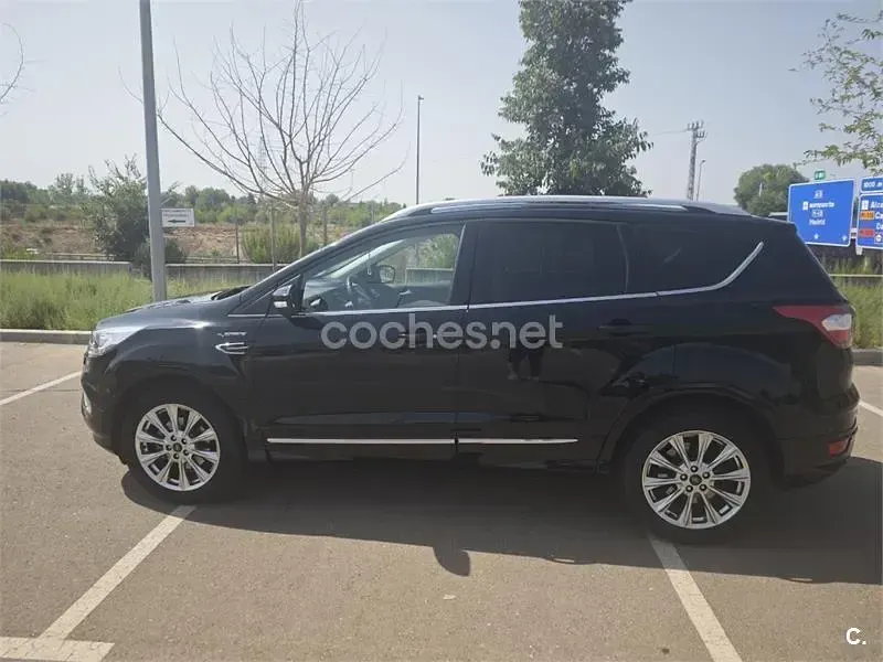 Usado Ford Kuga Vignale 150 CV (110 kW) 2017 Negro SUV