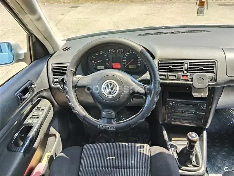 Usado VW Golf IV GTI 150 CV (110 kW) 2001 Gris / plata Berlina
