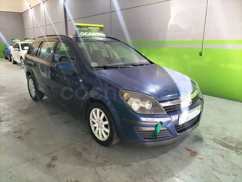 Usado Opel Astra Cosmo 120 CV (88 kW) 2007 Azul Familiar