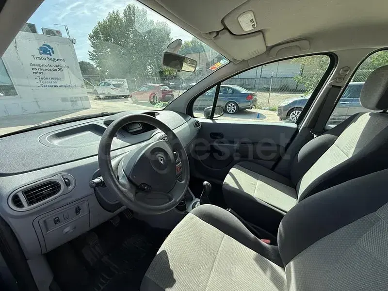 Usado Renault Modus Authentique 75 CV (55 kW) 2006 Gris / plata Monovolumen