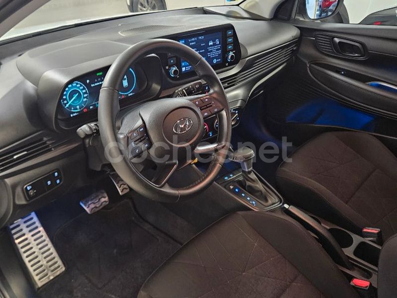 Usado Hyundai Bayon 100 CV (73 kW) 2022 Blanco SUV